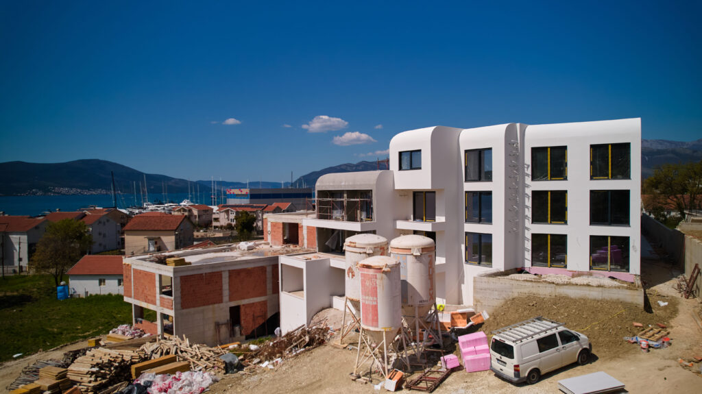 Отделочные работы жилого комплекса House by the sea в Тивате, Боничи
